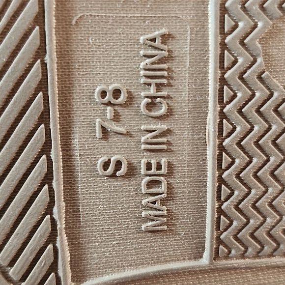 Men's Basic Editions no skid slippers NWT - Picture 7 of 10